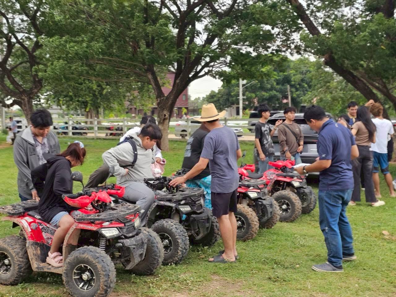 กิจกรรมขับรถ ATV ที่ฟาร์มมหาวิทยาลัยมหาสารคาม